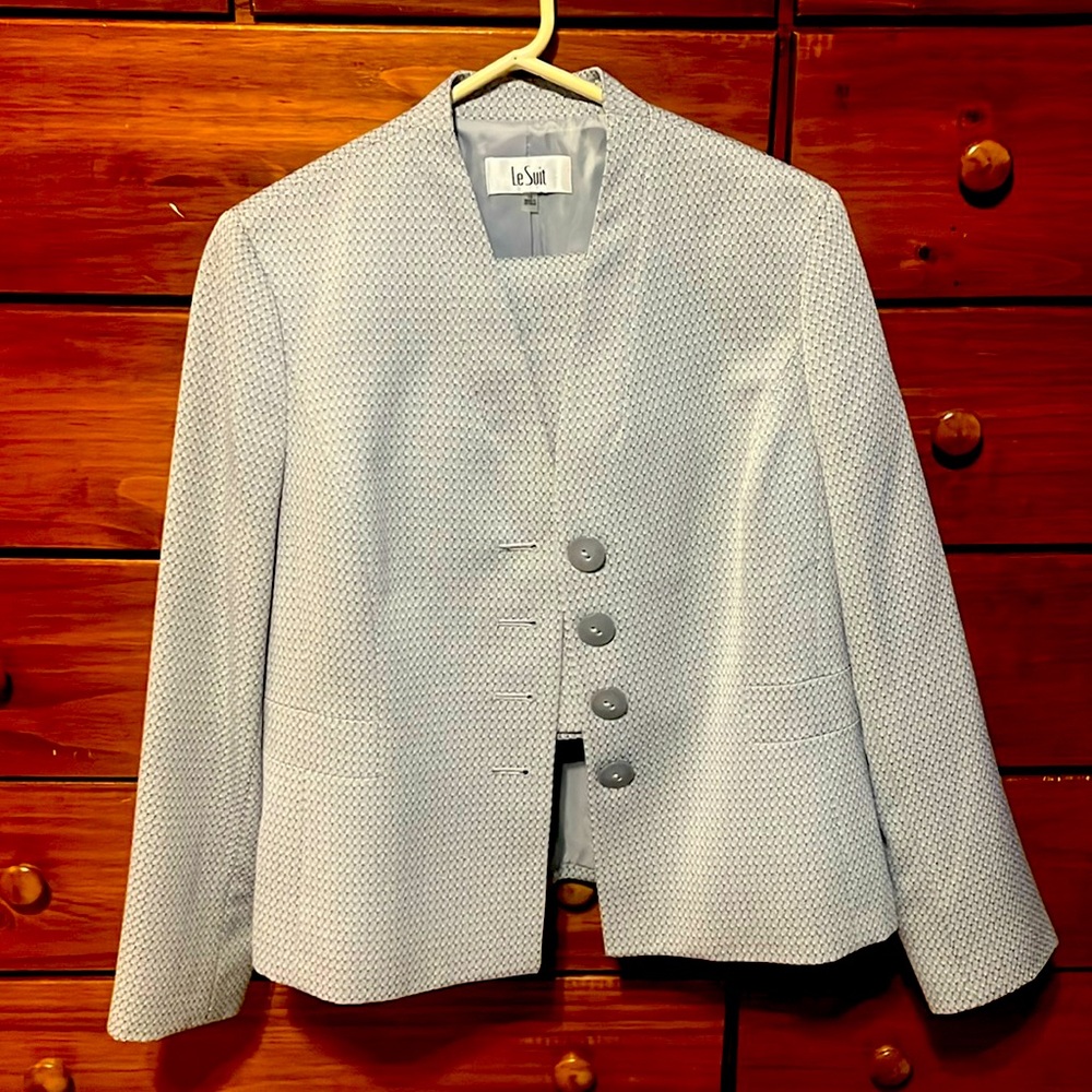 Le suit and skirt set size 14